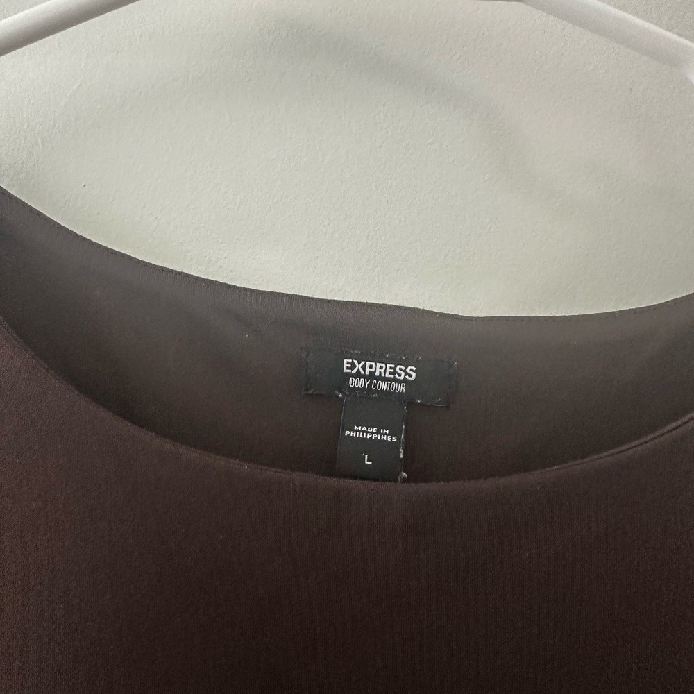 Express Chocolate Brown Short Sleeve Body Contour Tee - Picture 2 of 3